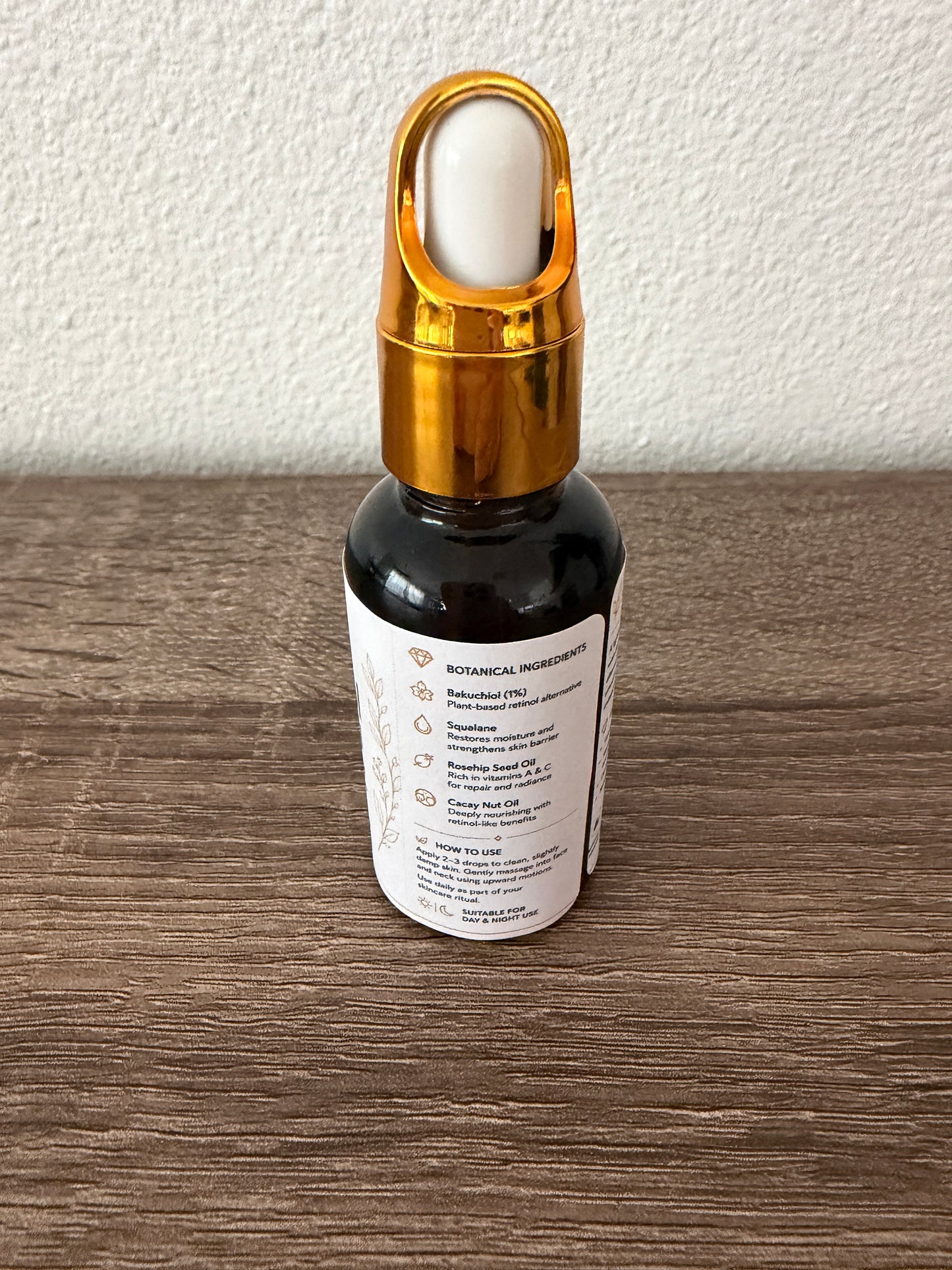 Retinol-Alternative Face oil with Bakuchiol •Iva