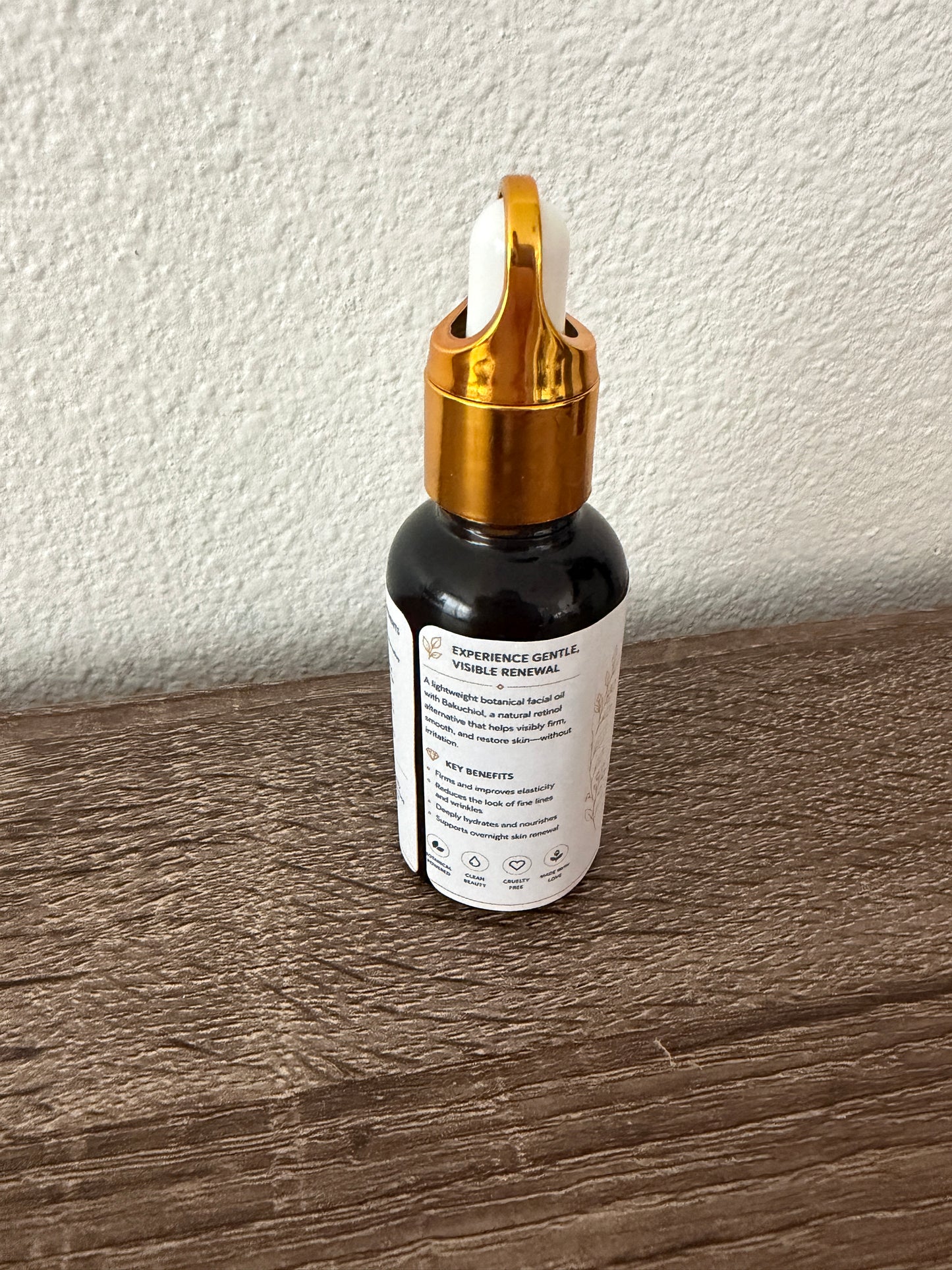 Retinol-Alternative Face oil with Bakuchiol •Iva